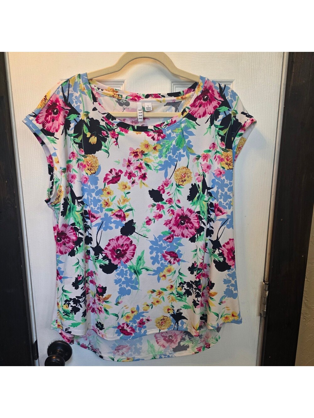 ELLE Women's Floral Print Cap Sleeve Blouse -Large